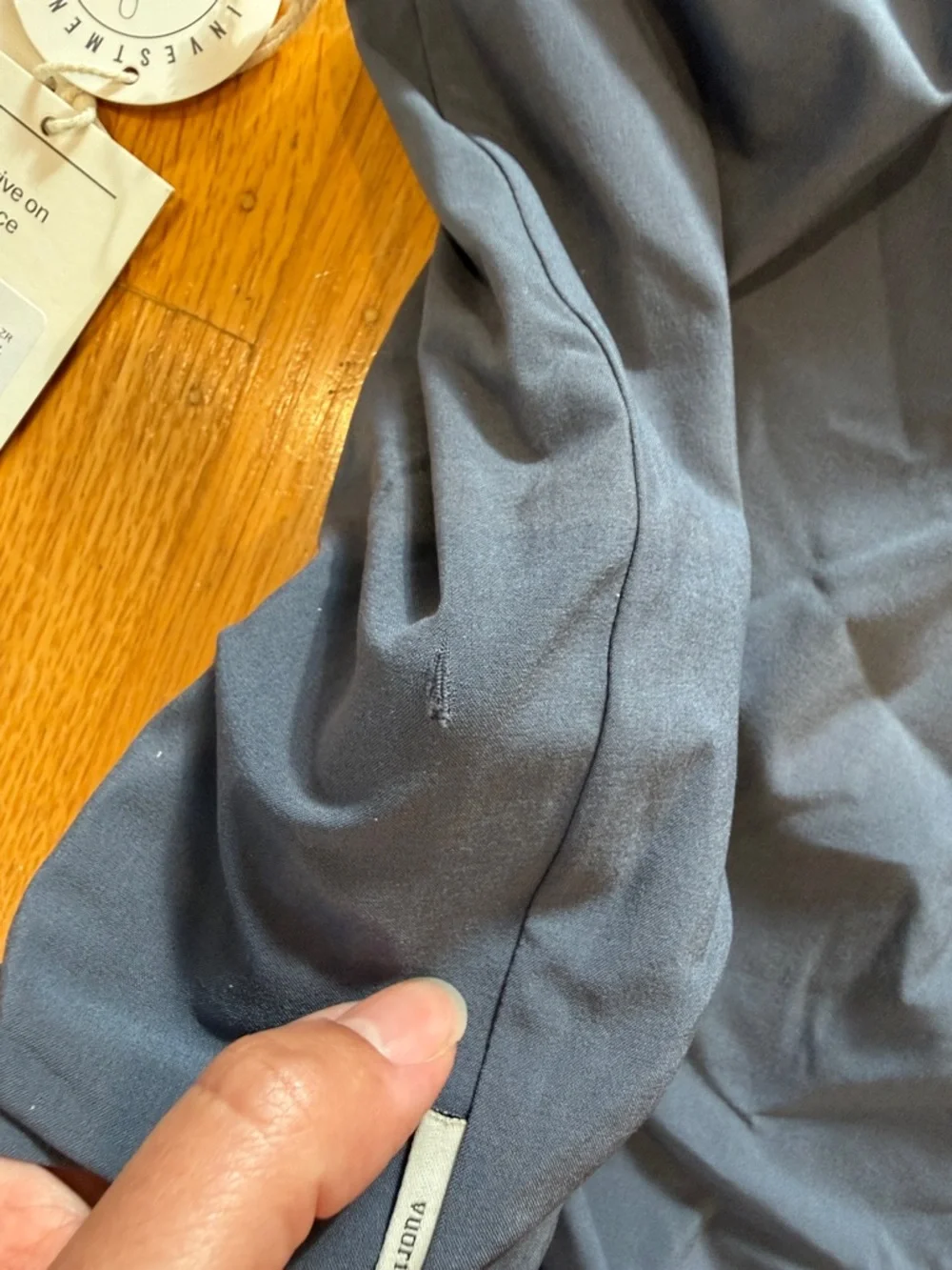 Vuori Navy V-Neck Crop Tank - Picture 6 of 6